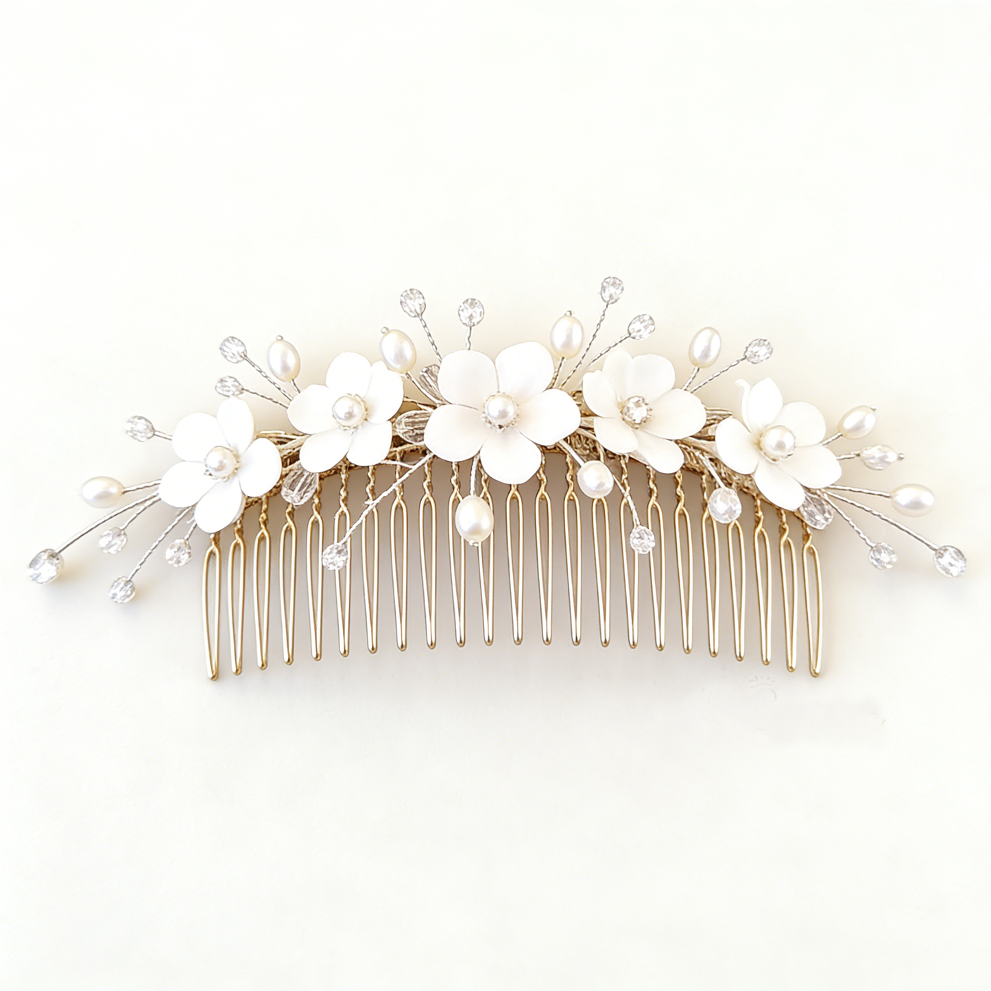 White Daisy Pearl Tuck Comb