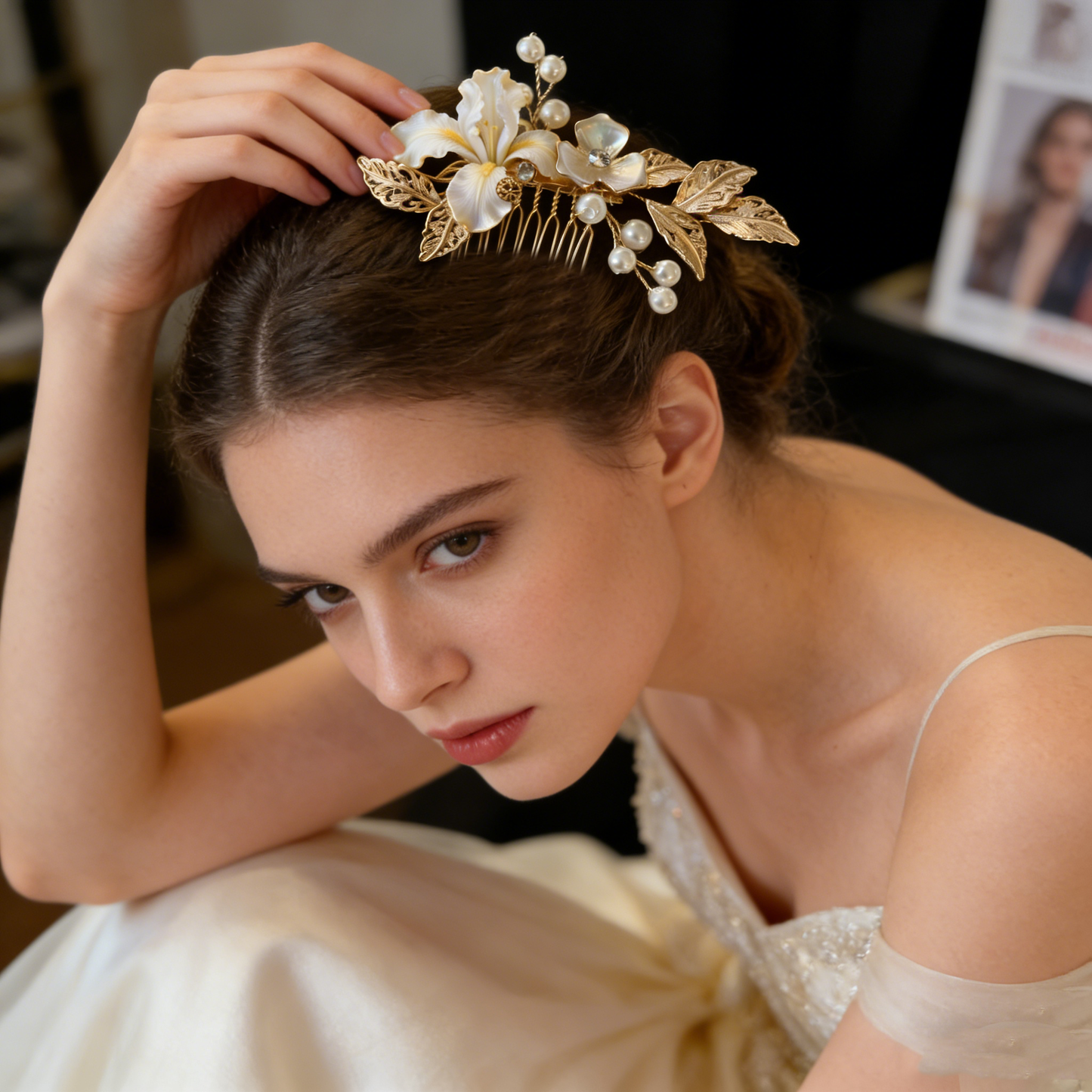 Golden Iris Tuck Comb