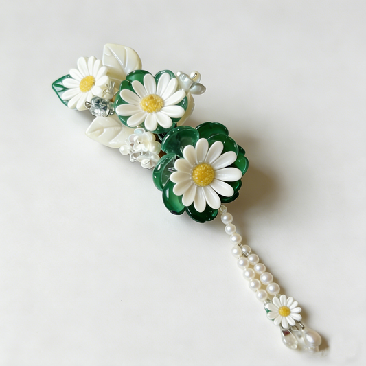 Daisy Green Pearl Tassel Hair Clip